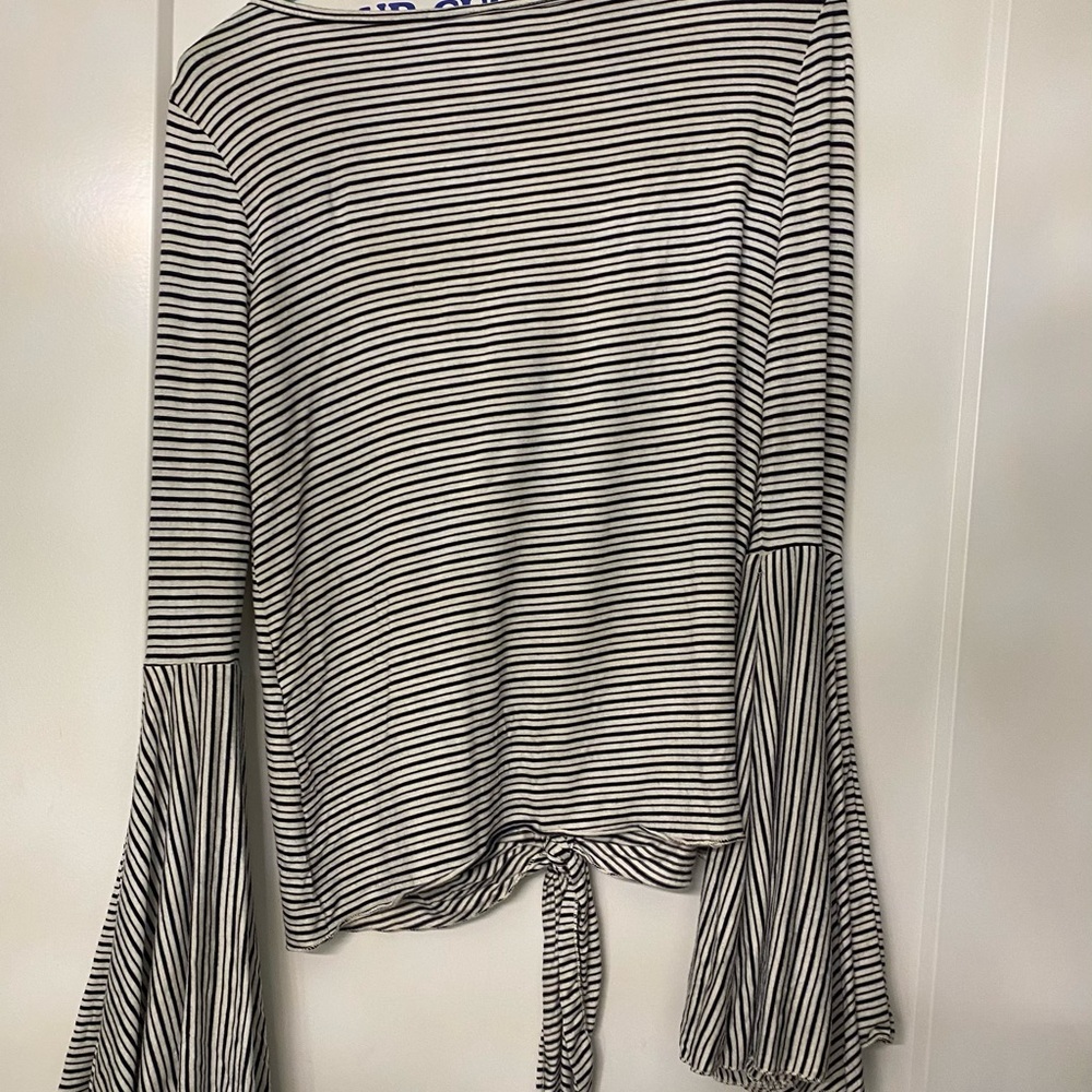 Women’s knit top
